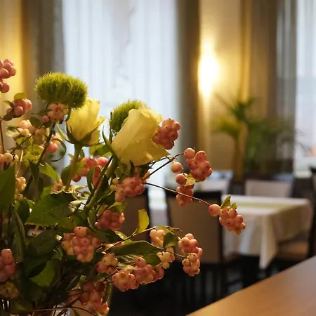 Kronprinz Otel 3*
